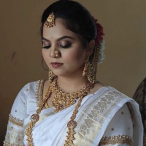 HD bridal makeup by Sonali Dalvi in Amravati for a flawless wedding look